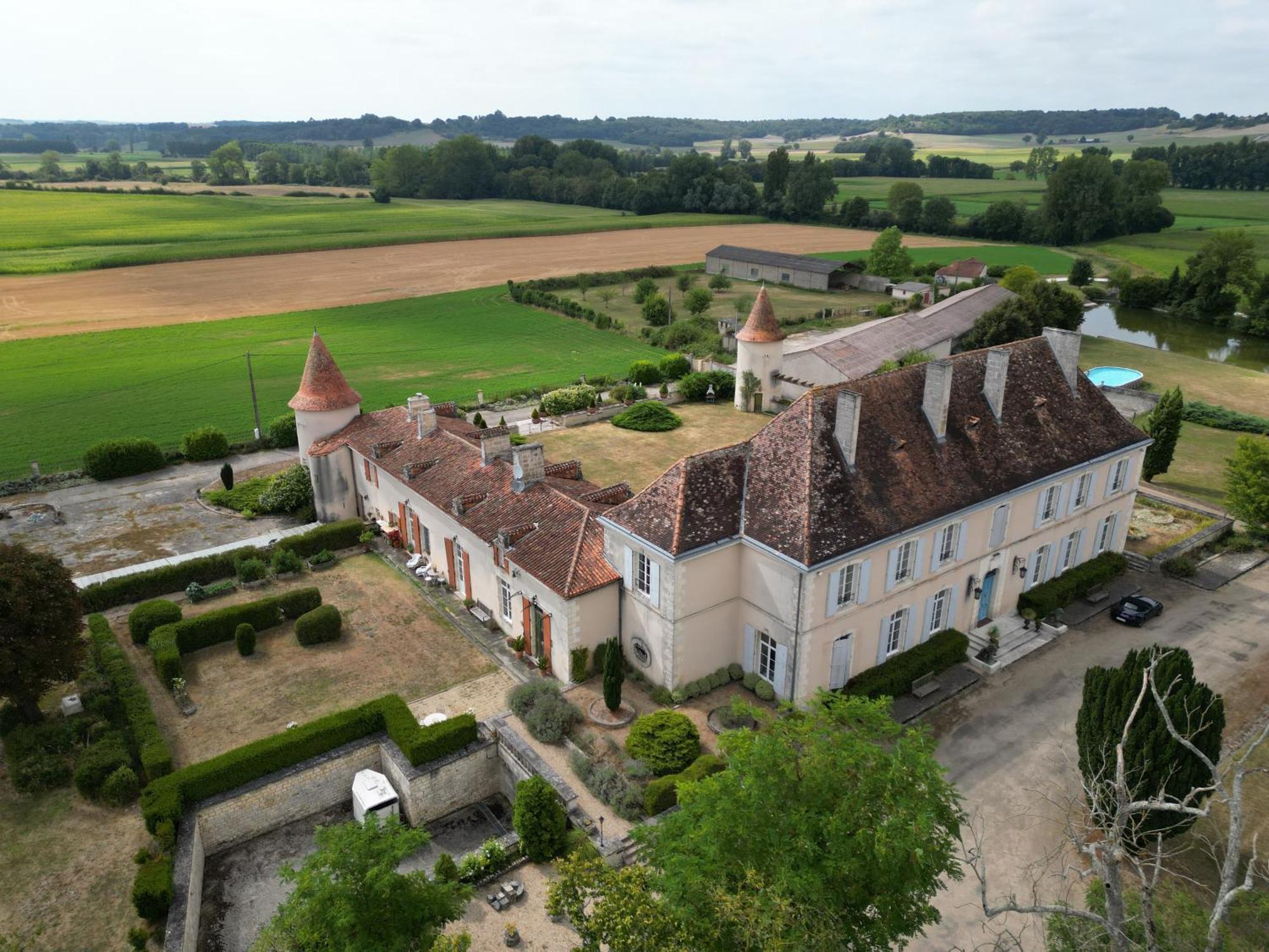 Chateau Du Bourbet Cherval Exterior foto
