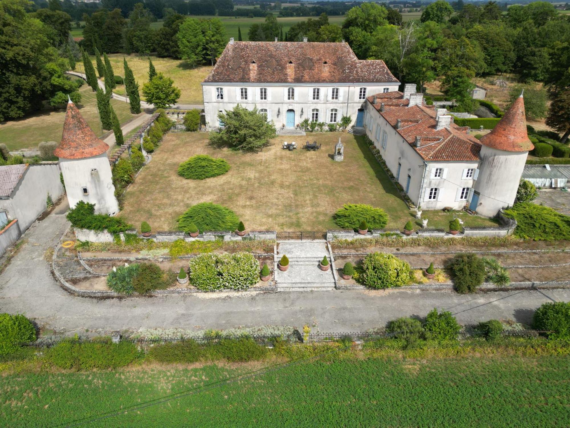 Chateau Du Bourbet Cherval Exterior foto